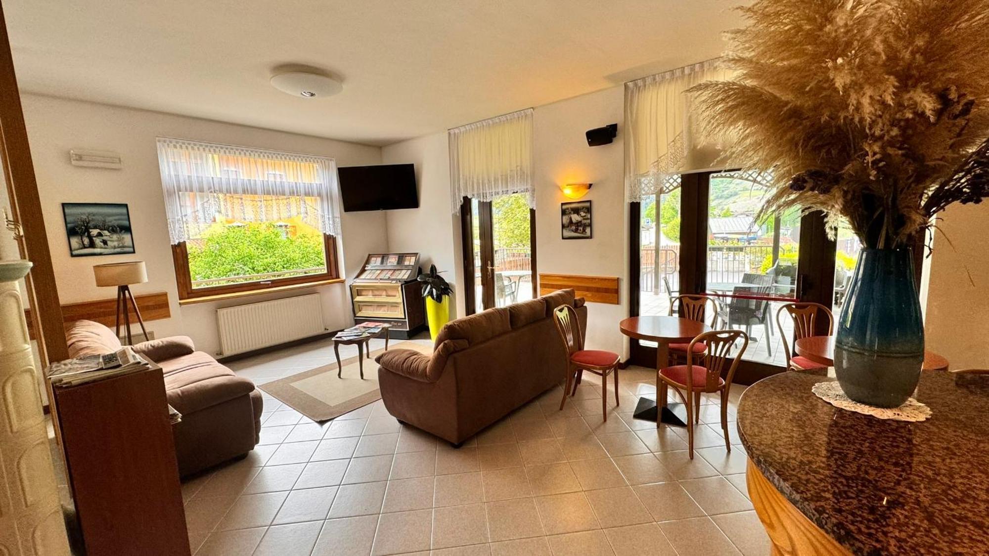 Albergo Stella Alpina Tenno Exteriér fotografie