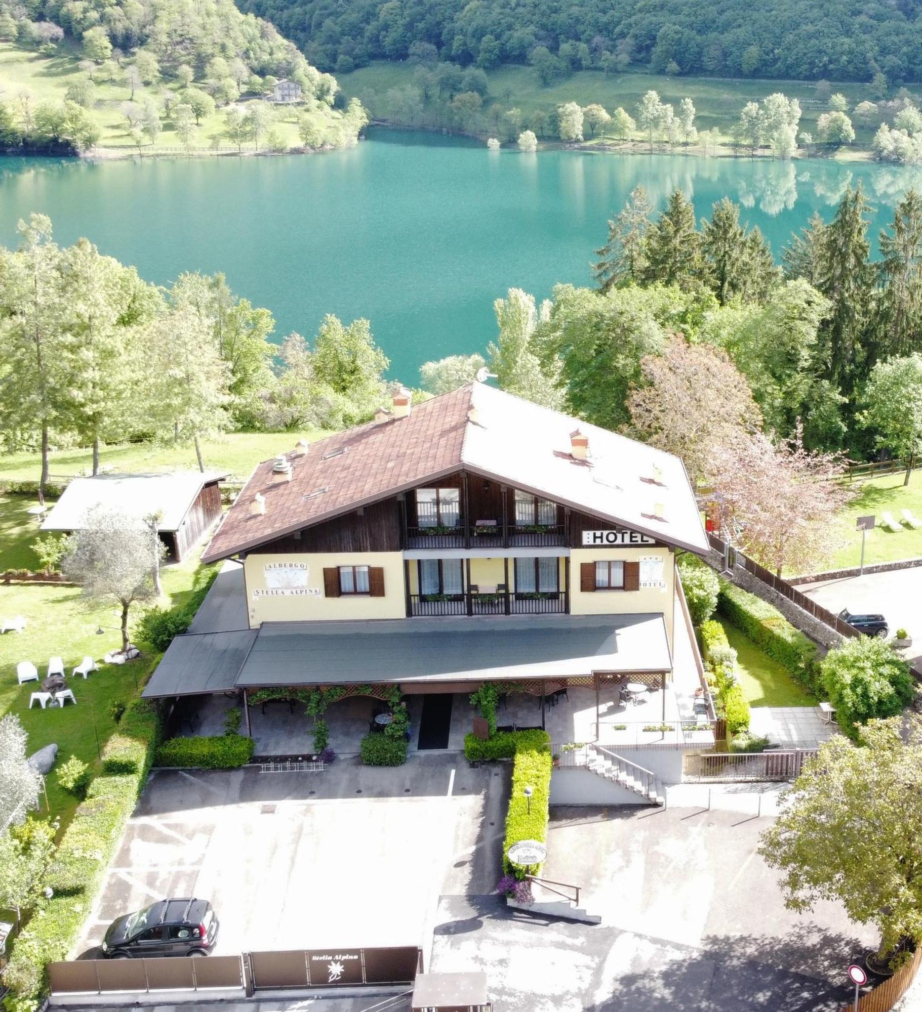 Albergo Stella Alpina Tenno Exteriér fotografie