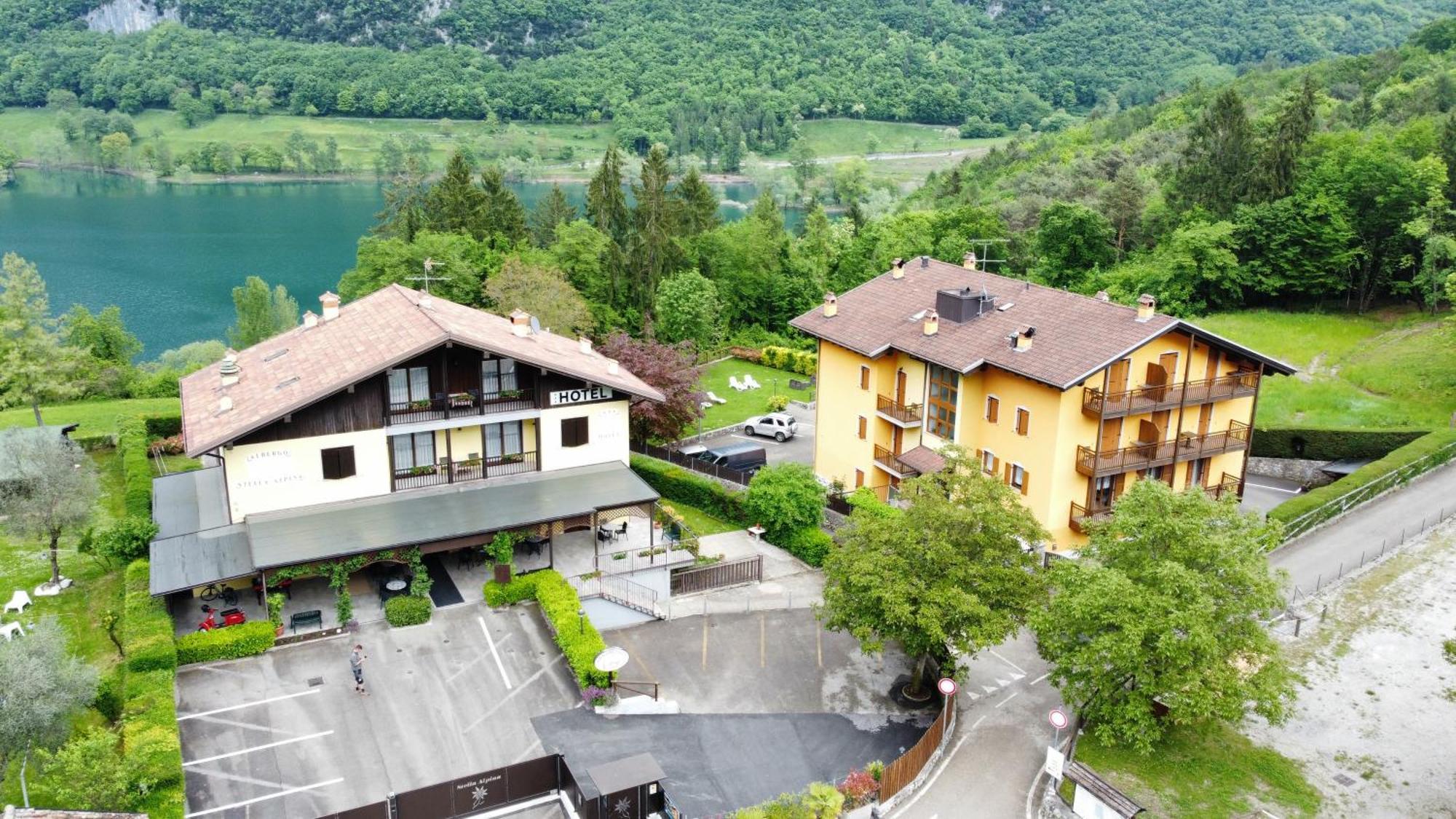 Albergo Stella Alpina Tenno Exteriér fotografie