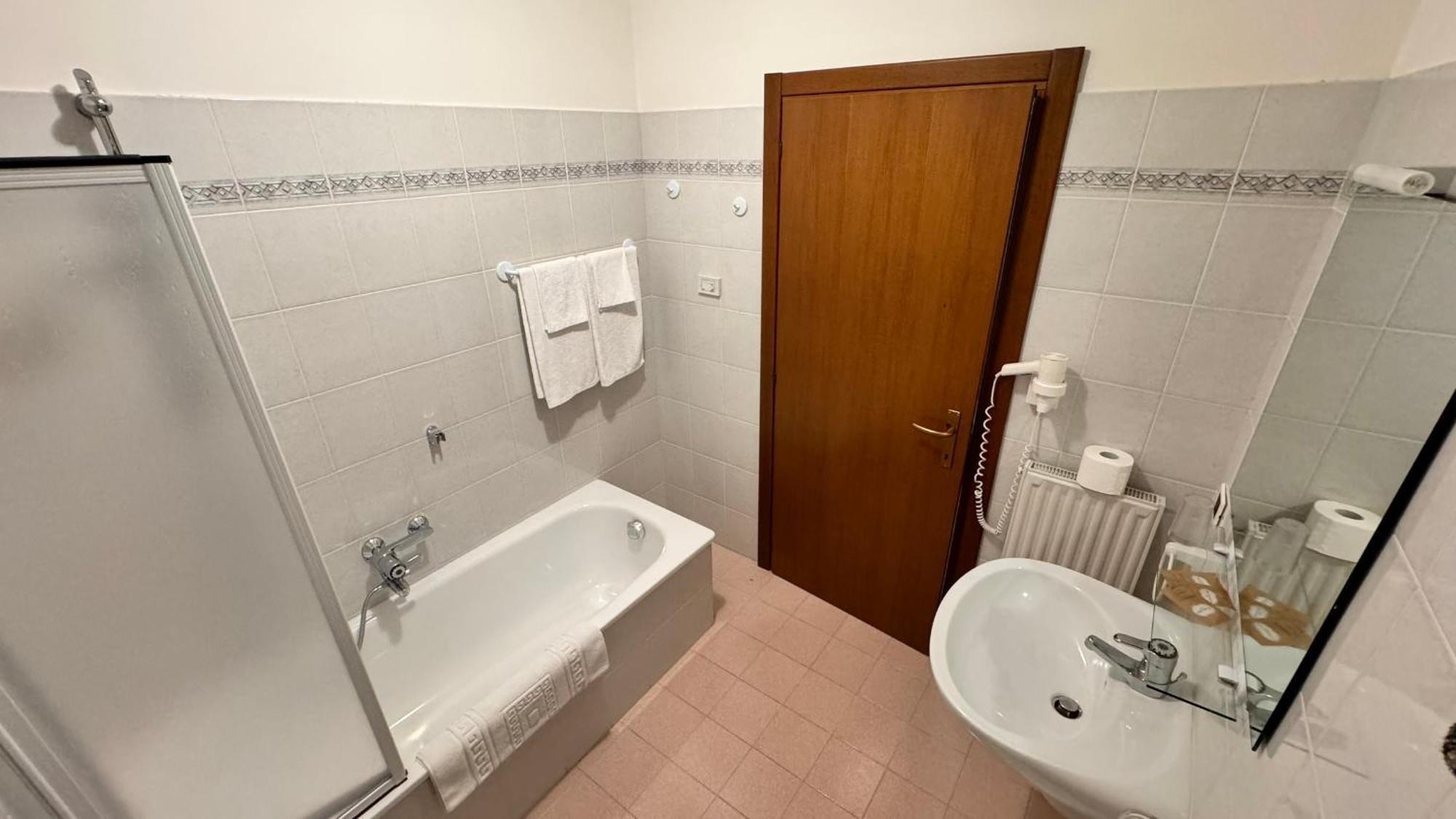 Albergo Stella Alpina Tenno Exteriér fotografie